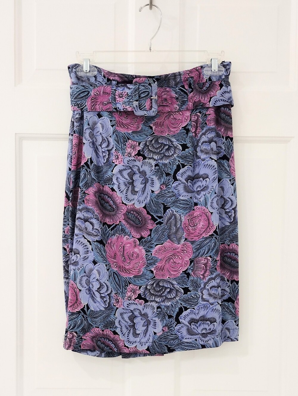 La Bella Sz 5 Floral Pencil Skirt in Pink and Lavender - Women's Skirt